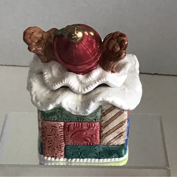 Fitz & Floyd 1992 Patchwork Quilted Teddy Bear With A Christmas Hat Trinket Box - Picture 3 of 16